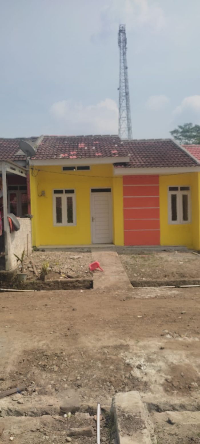foto tampak rumah tipe KB27/72 perumahan KEMBANG BANJAR