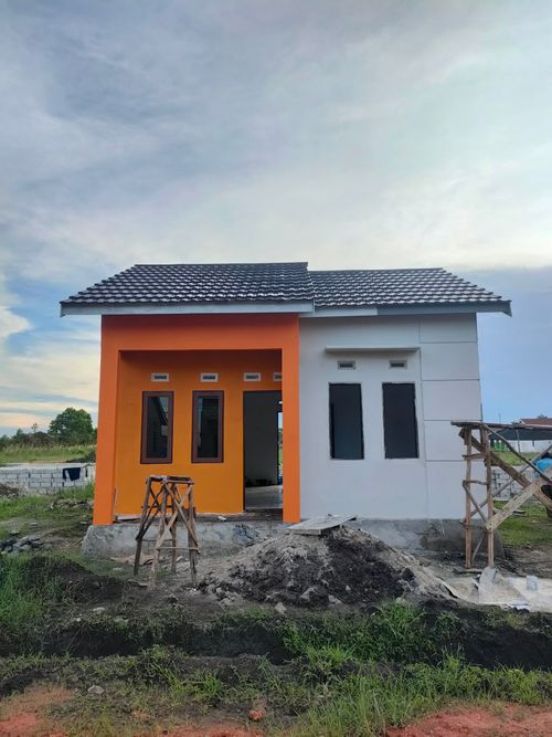 foto contoh rumah perumahan Kurnia Lorihua