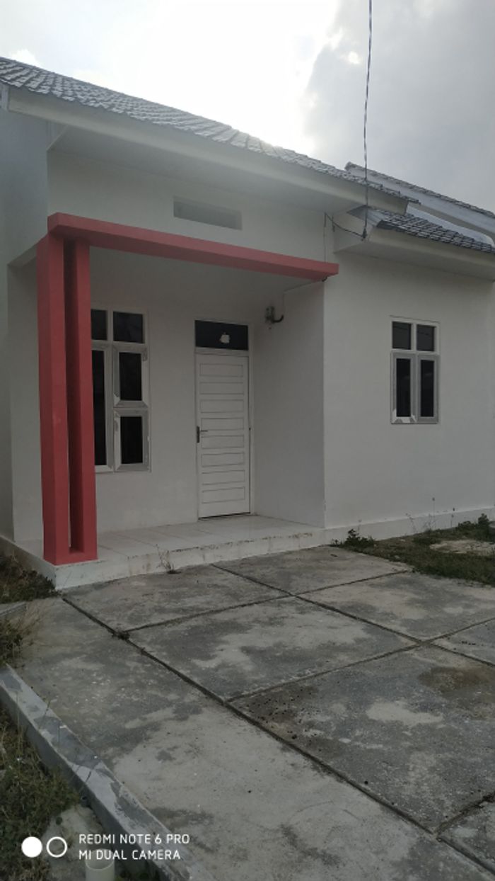 foto tampak rumah tipe 36/148 perumahan Bumi Ajee City