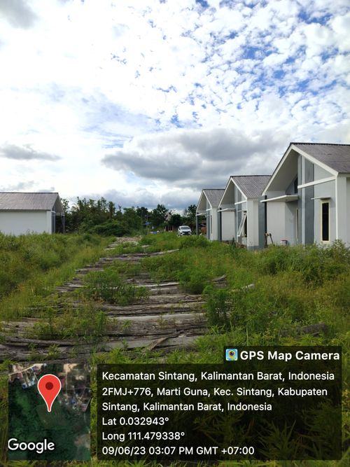 foto posisi tengah perumahan Amora Residence