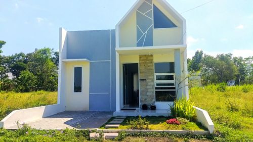 foto contoh rumah perumahan THE GOLDEN LAND