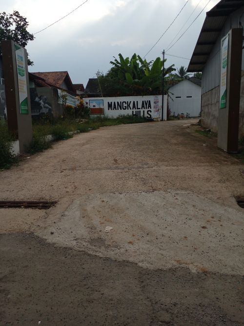 foto gerbang perumahan Mangkalaya Hills Tahap 2