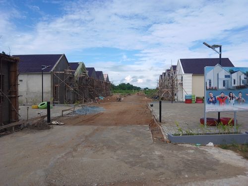 foto gerbang perumahan Hokiland Home Sweet Home