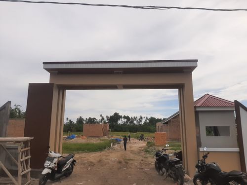 foto gerbang perumahan Alana Residence 5