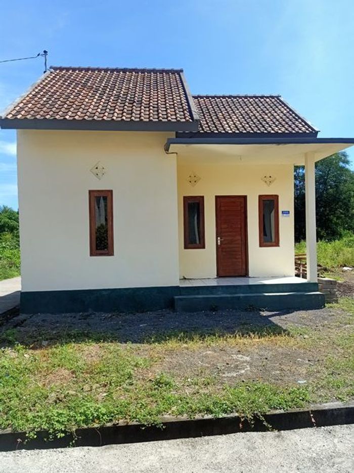foto tampak rumah tipe 30/80 m2 perumahan Perumahan Taman Selat Tahap 2