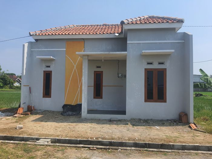 foto tampak rumah tipe Komersil perumahan Citra Grand Permata