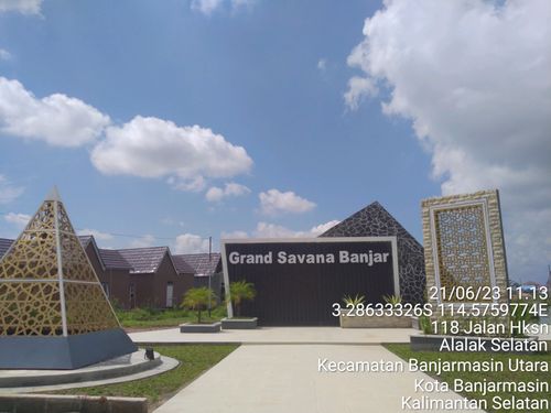 foto gerbang perumahan Grand Savana Banjar
