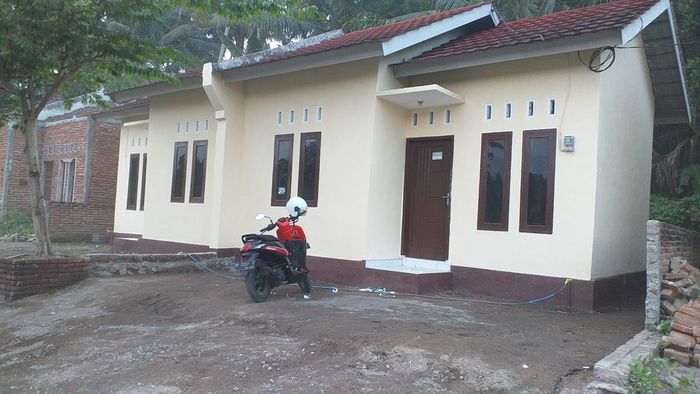 foto tampak rumah tipe 30 perumahan RE-RE RESIDENCE