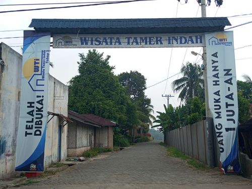 foto gerbang perumahan WISATA TAMER INDAH 3