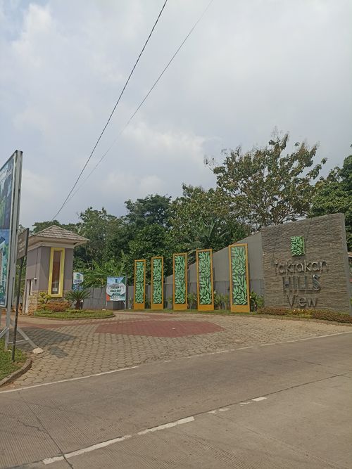 foto gerbang perumahan TAKTAKAN HILLS VIEW 1