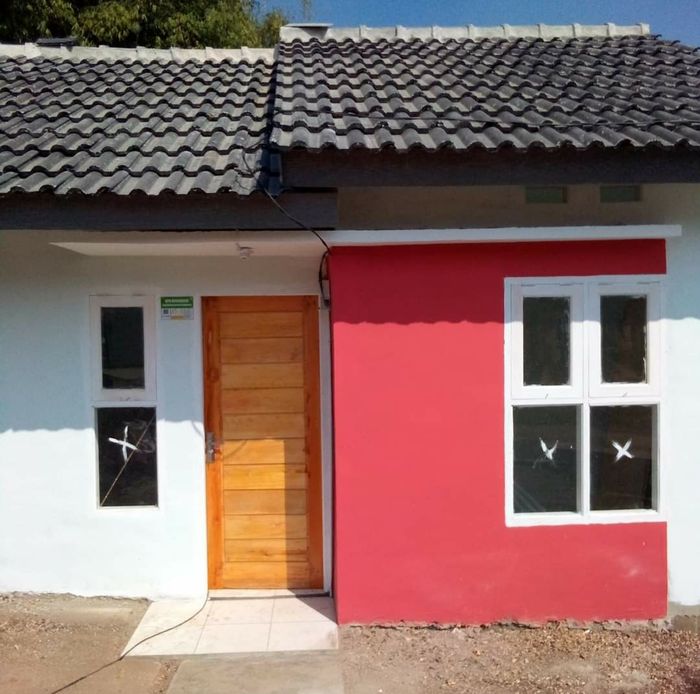 foto tampak rumah tipe 30/60 perumahan Permata sindang panon