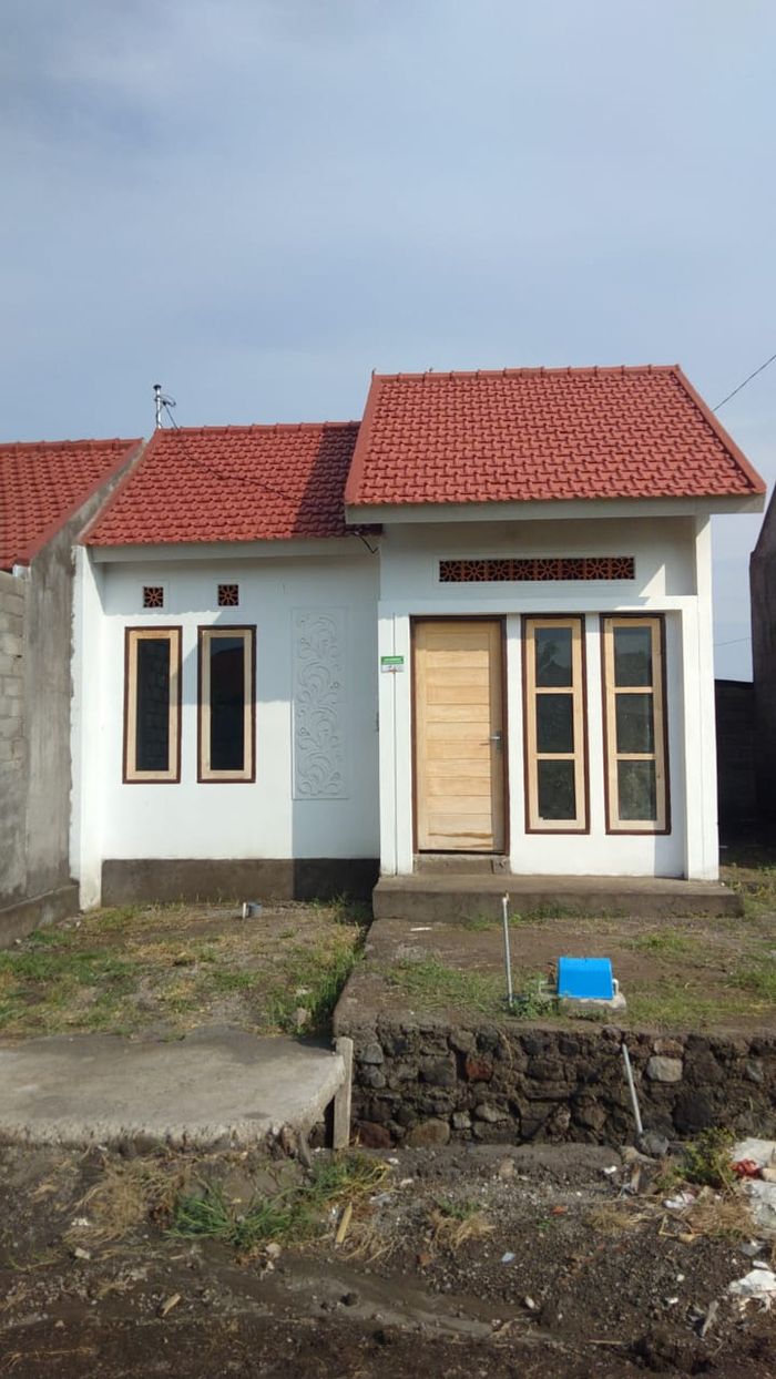 foto tampak rumah tipe 30/70 SF (PMK 2023) perumahan KRISNA GRAHA KEROBOKAN 2