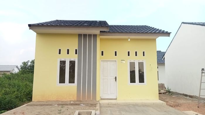 foto tampak rumah tipe RSH Tapak perumahan GRAND MANSION KALIDONI 2