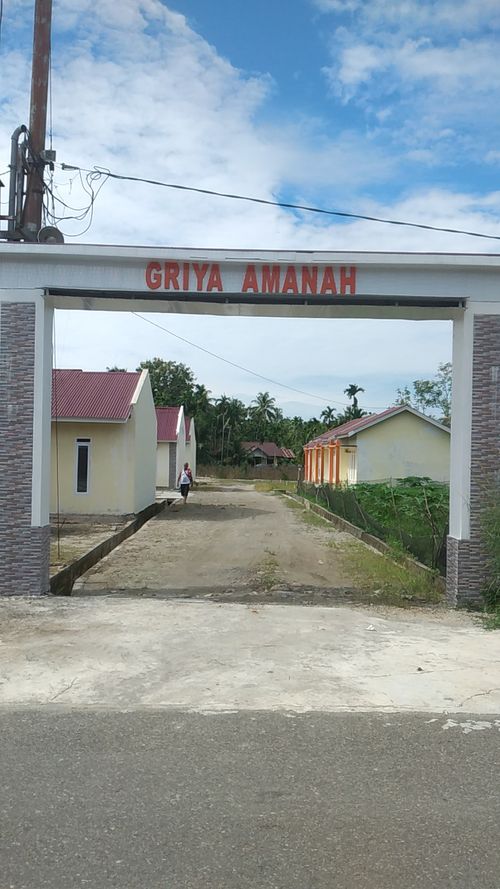 foto gerbang perumahan GRIYA AMANAH 2