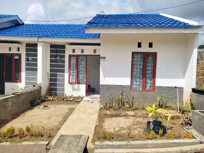 foto tampak rumah tipe 36/90 M perumahan Lenosa Residence
