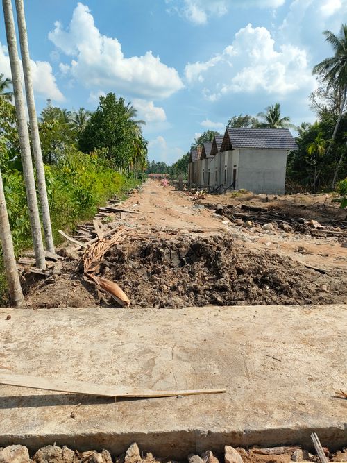 foto gerbang perumahan GRAHA KIRANA 14