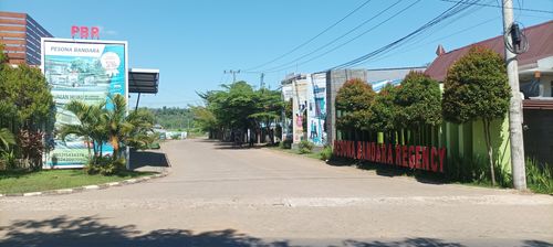 foto gerbang perumahan Pesona Bandara Regency Cluster Bougenville & Poros