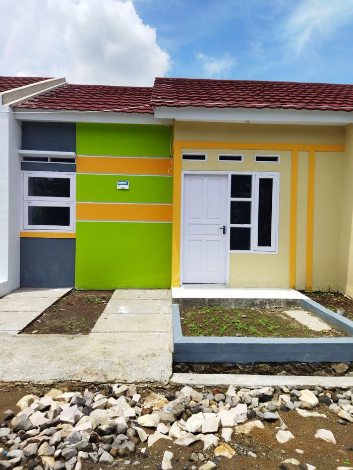 foto tampak rumah tipe 3 perumahan Green Plumbon Residence 2