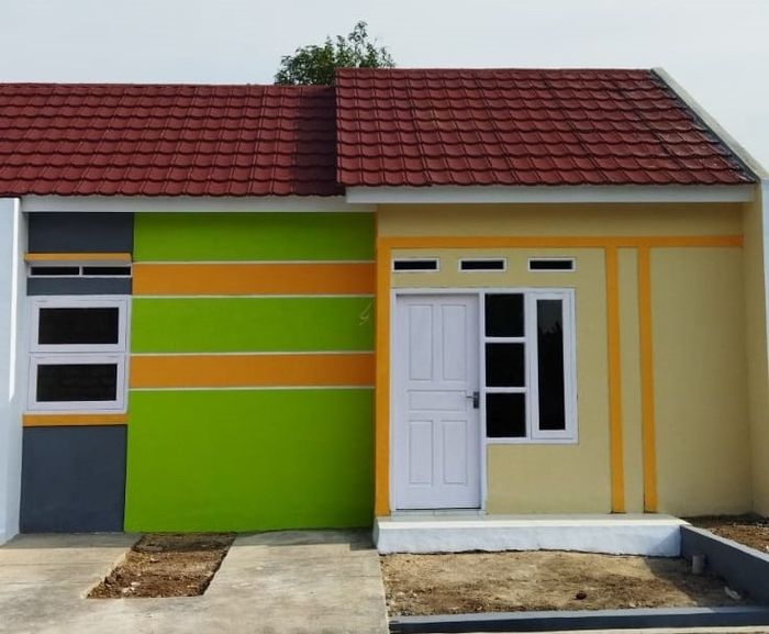 foto tampak rumah tipe 4 perumahan Green Plumbon Residence 2