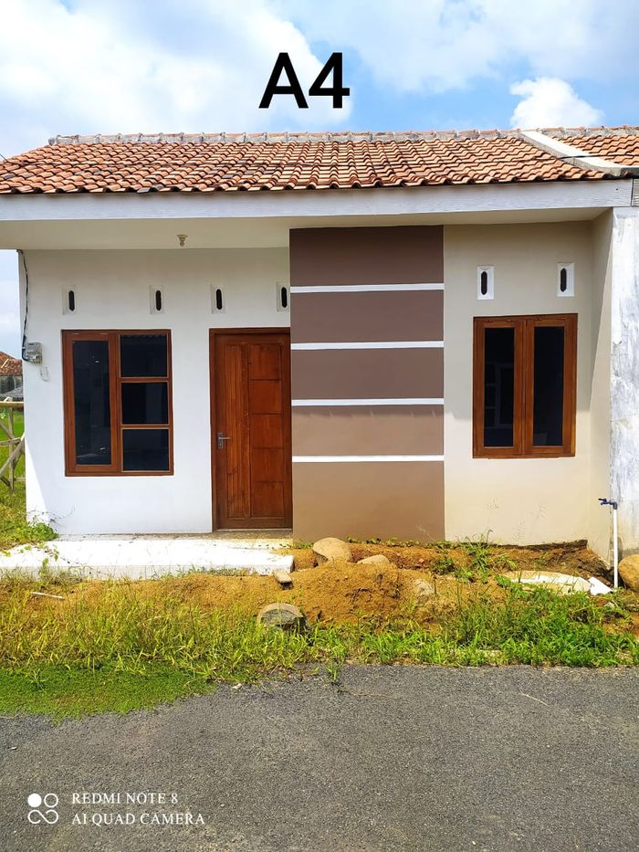 foto tampak rumah tipe SUBSIDI perumahan Griya lestari asri