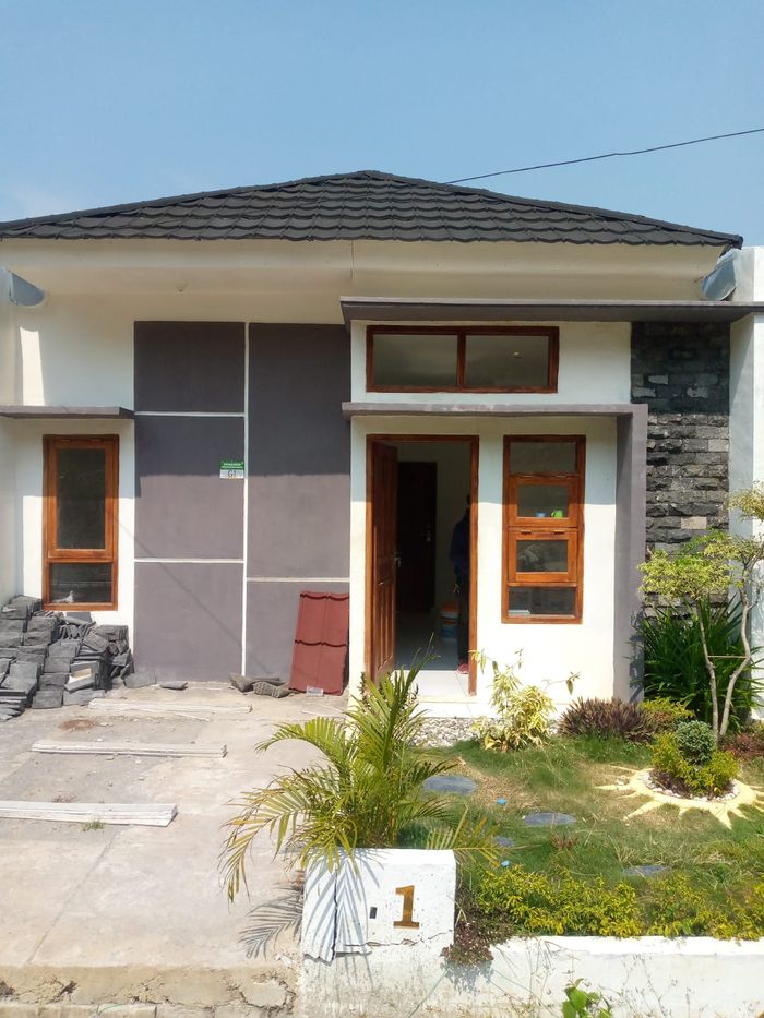 foto tampak rumah tipe 30 perumahan Cakra Adiwangsa