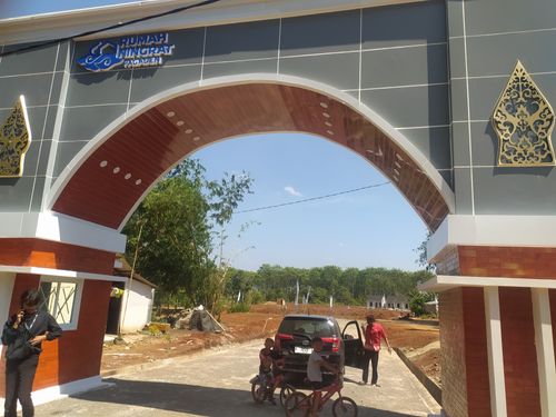 foto gerbang perumahan TRUSMILAND SUBANG