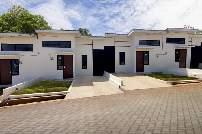 foto tampak rumah tipe 30/108 perumahan MARISON REGENCY BATANG