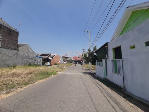 foto posisi tengah perumahan WIROGUNAN RESIDENCE TAHAP VI