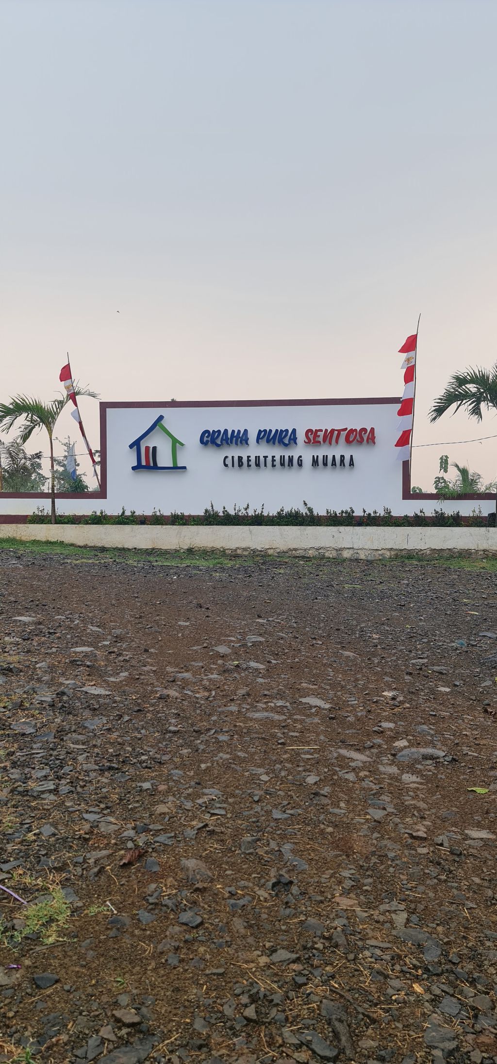 foto gerbang perumahan GRAHAPURA SENTOSA