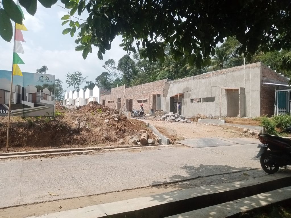 foto gerbang perumahan GRAND MIWA 1 KARANGMANGGIS