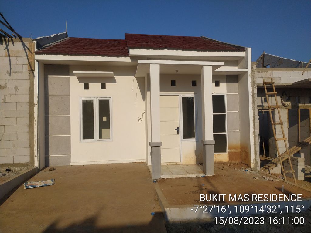 foto tampak rumah tipe Rose perumahan Bukit Mas Residence
