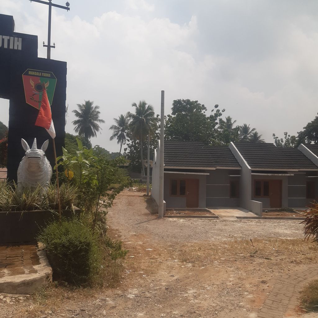 foto gerbang perumahan PRIMALAND REGENCY 320