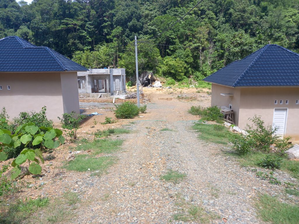 foto gerbang perumahan Graha Indah Subaliak