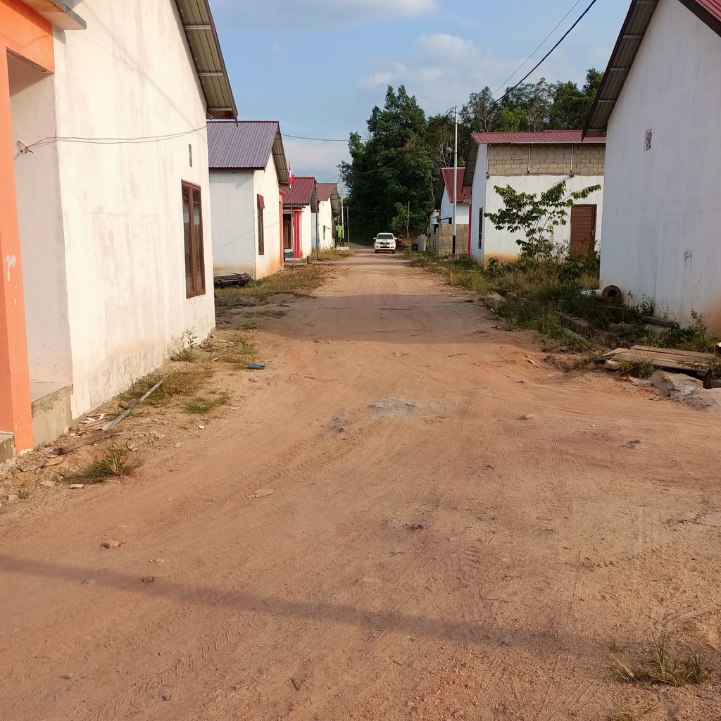 foto posisi tengah perumahan KINJIL PERMATA KHATULISTIWA 2