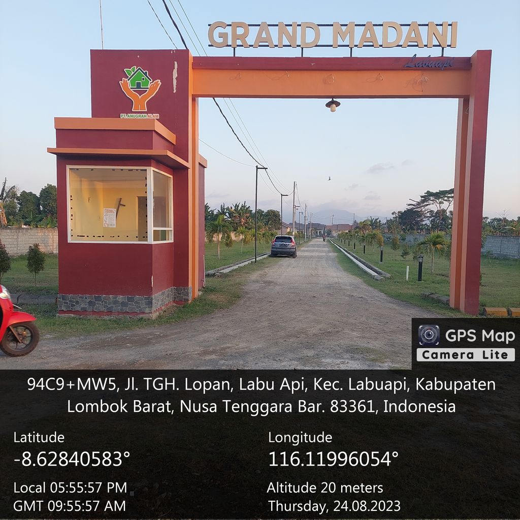 foto gerbang perumahan Grand Madani Labuapi Tahap 3