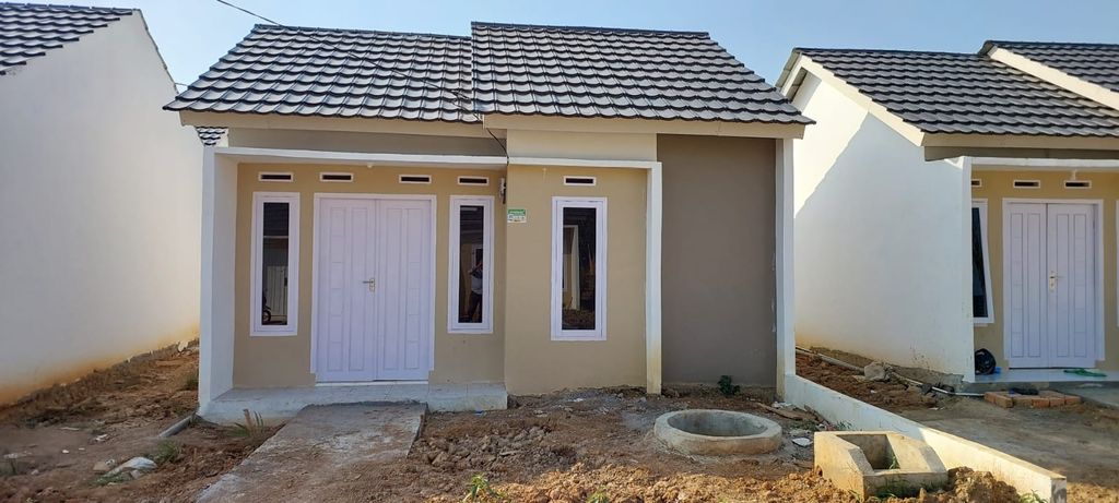foto tampak rumah tipe 36/96 perumahan GRIYA REVARI INDAH