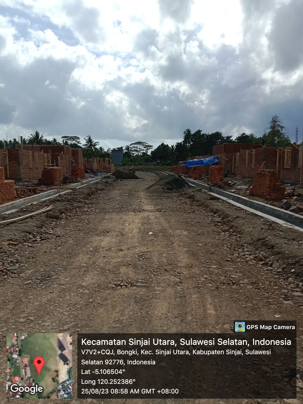 foto posisi tengah perumahan BUMI BENTENG MAS