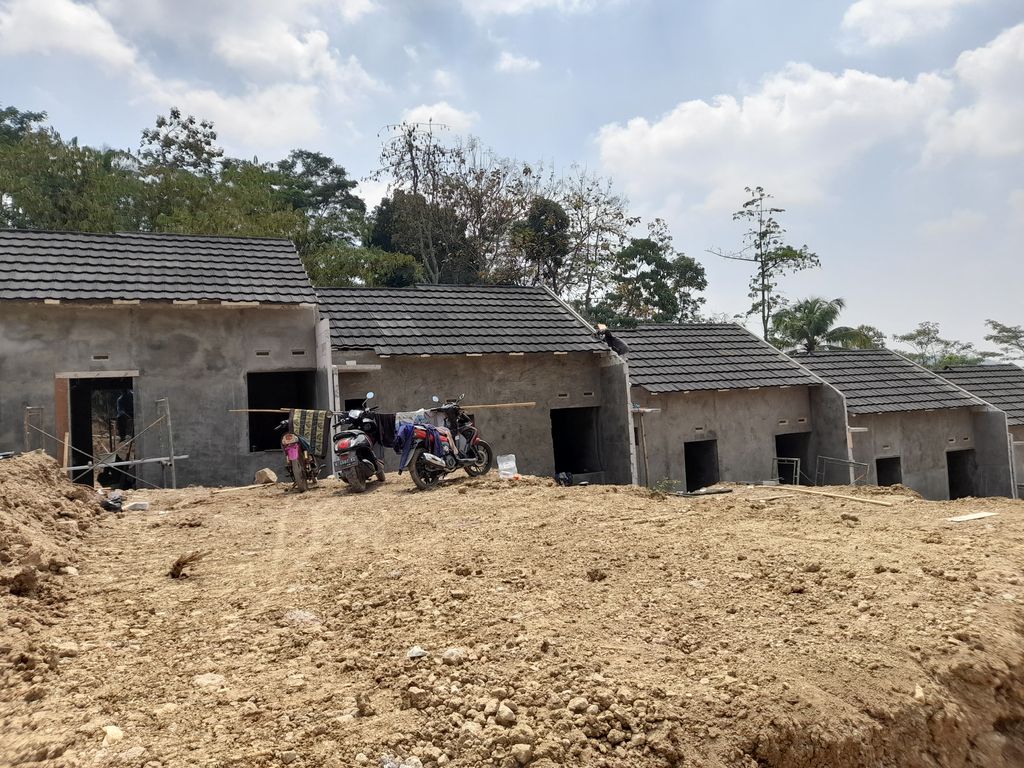 foto posisi tengah perumahan GRIYA SEDAYA 2 LEMAHIRENG