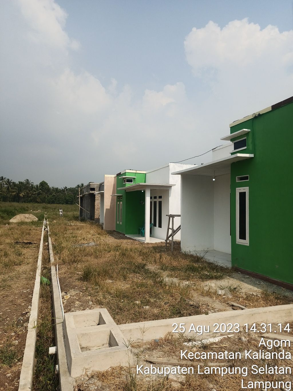foto contoh rumah perumahan LEGUN HARMONI
