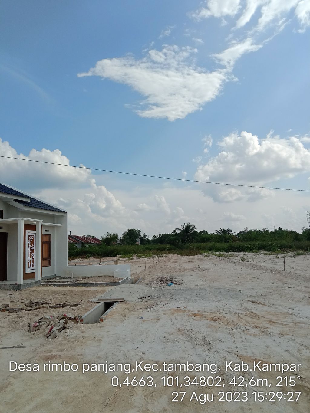foto posisi tengah perumahan GRAND UHUT 2