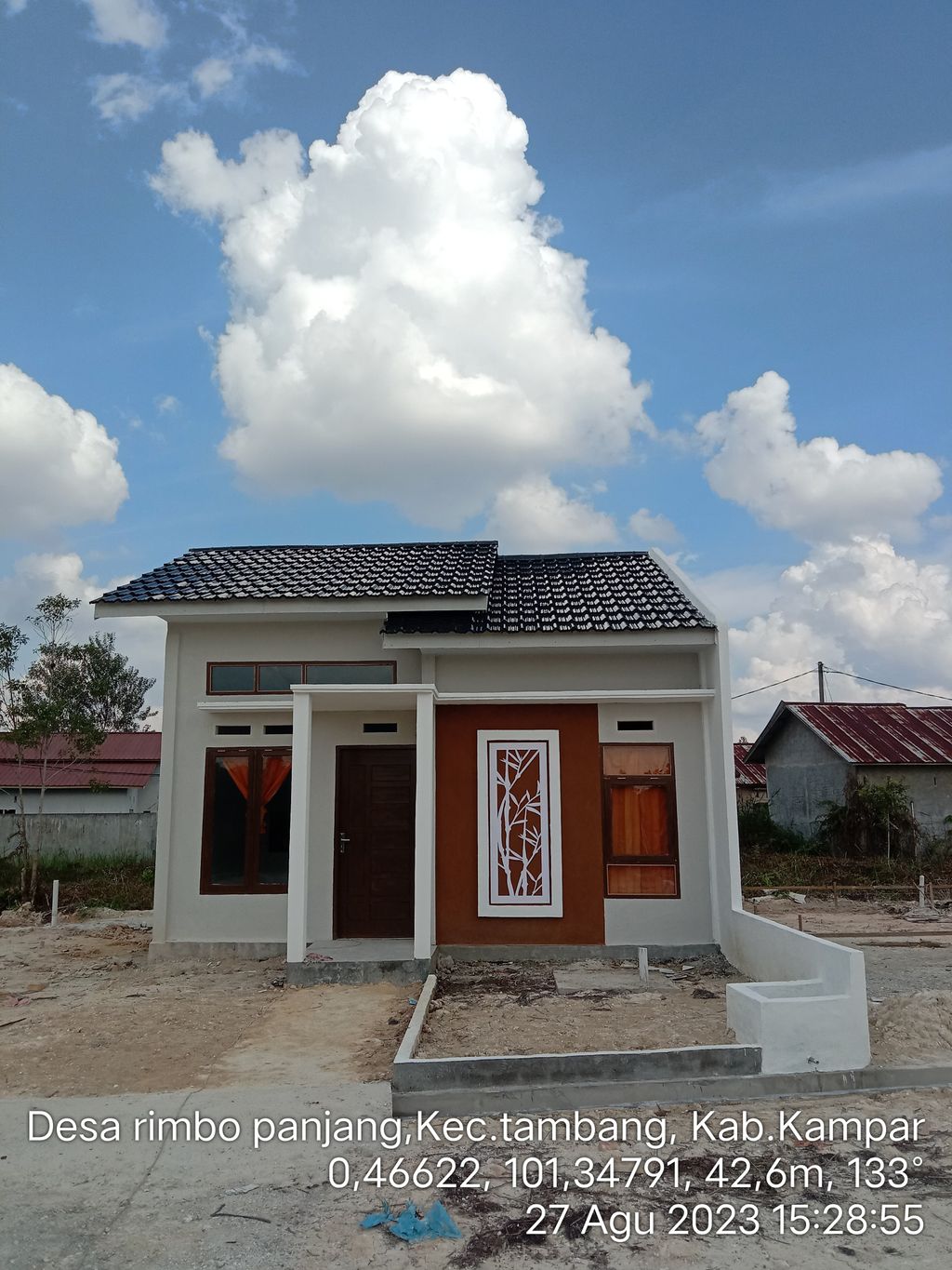 foto contoh rumah perumahan GRAND UHUT 2