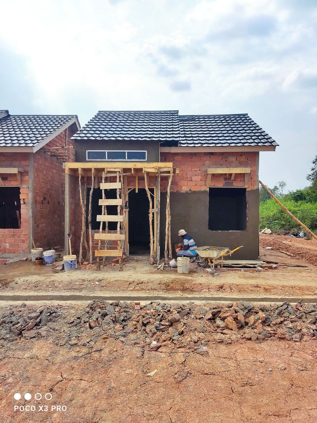 foto contoh rumah perumahan Langgeng Indah Residence