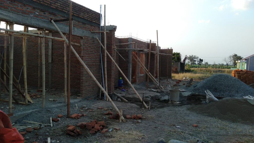 foto tampak rumah tipe 36 perumahan PESONA INDRAWATI REGENCY