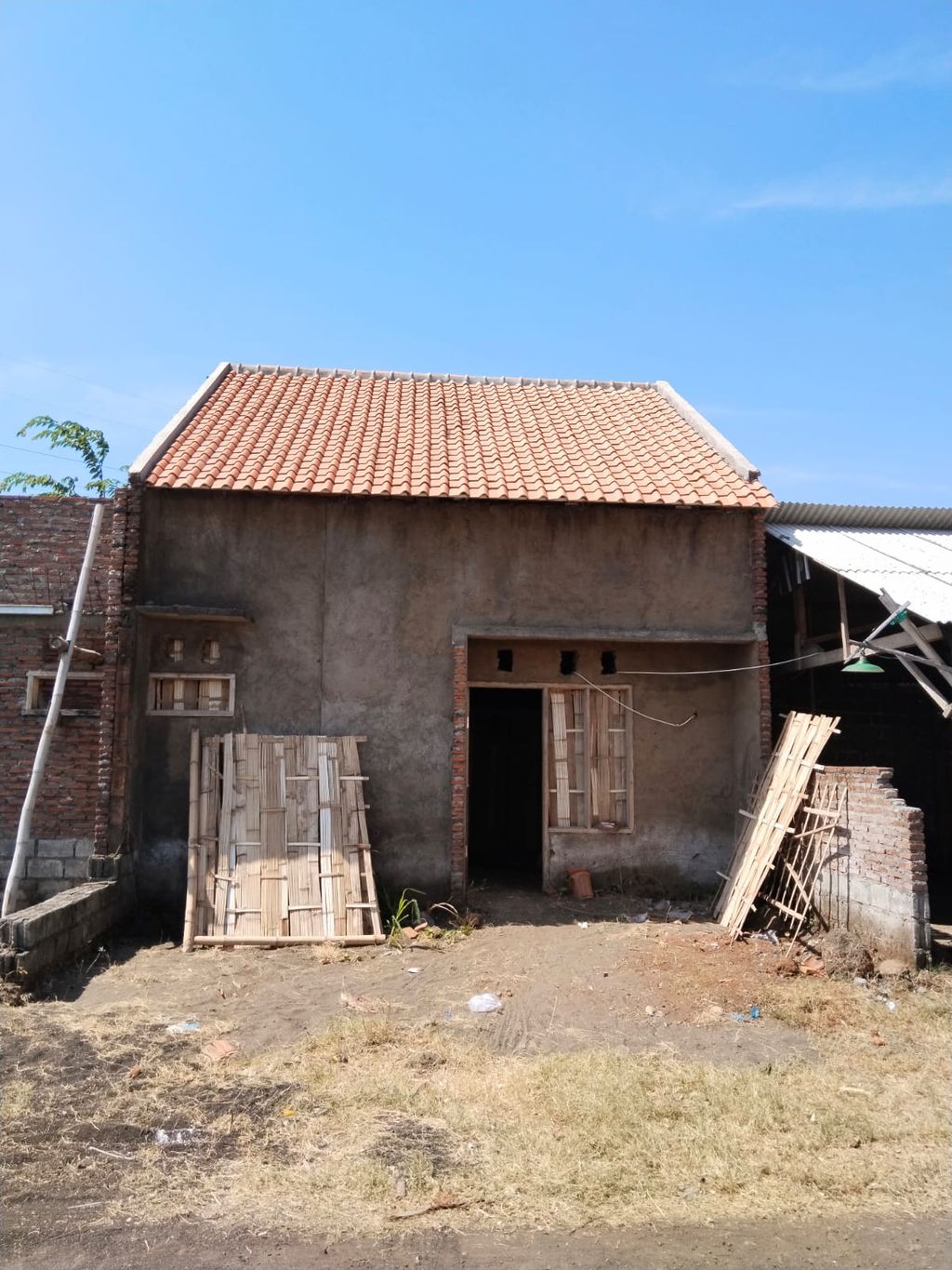 foto tampak rumah tipe 40 perumahan MAHAKARYA RESIDENCE