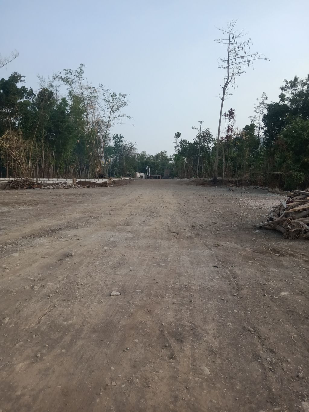 foto posisi tengah perumahan GRIYA BUMI SEDAYU 5 MANYARAN