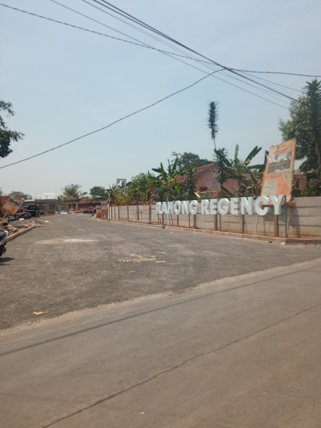 foto gerbang perumahan Rahong Regency