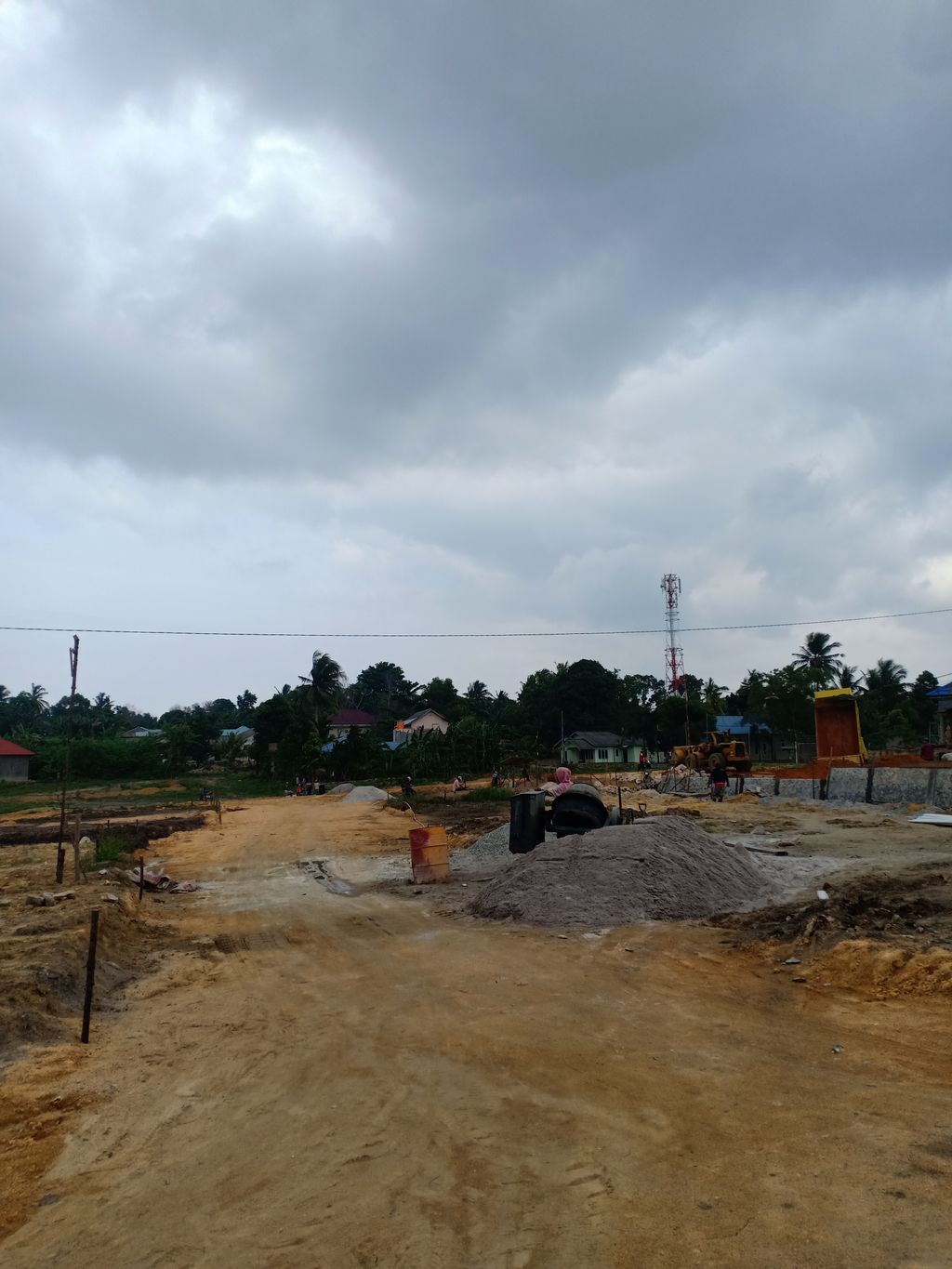 foto posisi tengah perumahan Poros City