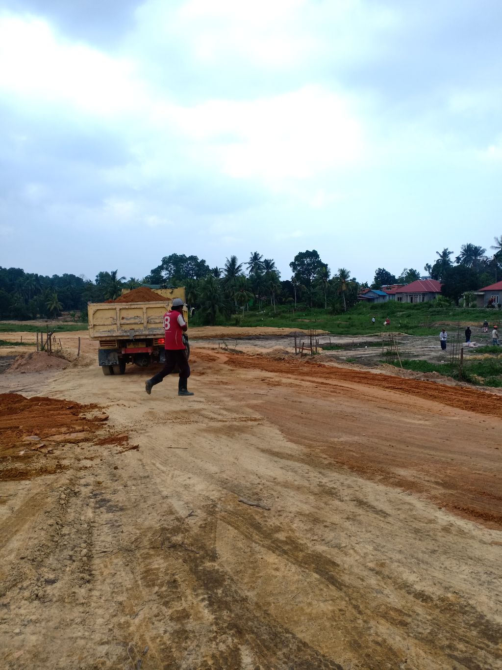 foto gerbang perumahan Poros City