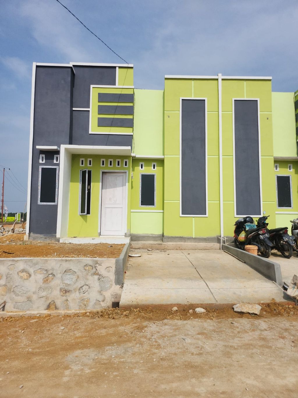 foto tampak rumah tipe 36/81 perumahan BUKIT NIRWANA INDAH