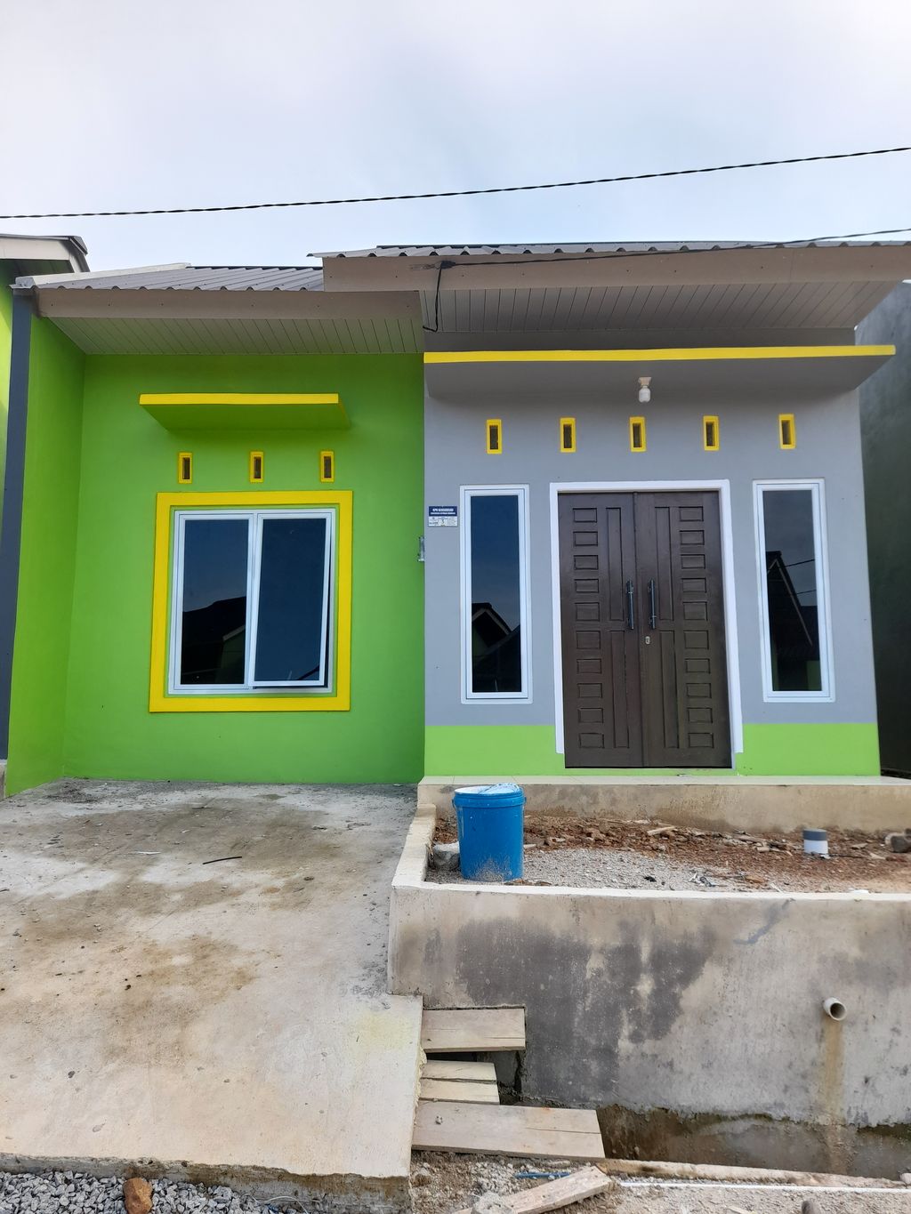 foto tampak rumah tipe 36 M2 / 96 M2 perumahan PERUMAHAN SINAR MAS